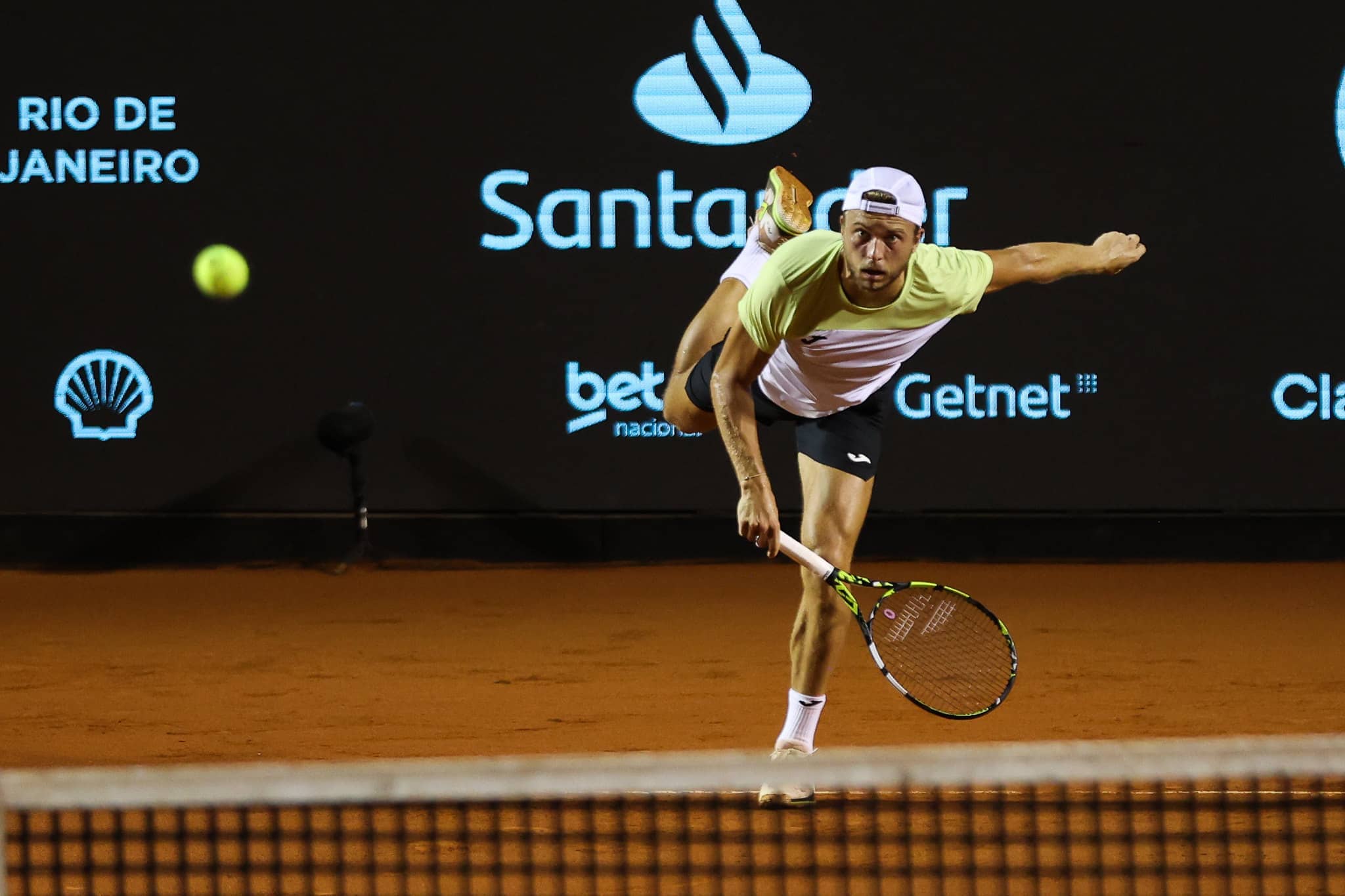 Tokyo Take-Off! Shapovalov Serves Past Johnson