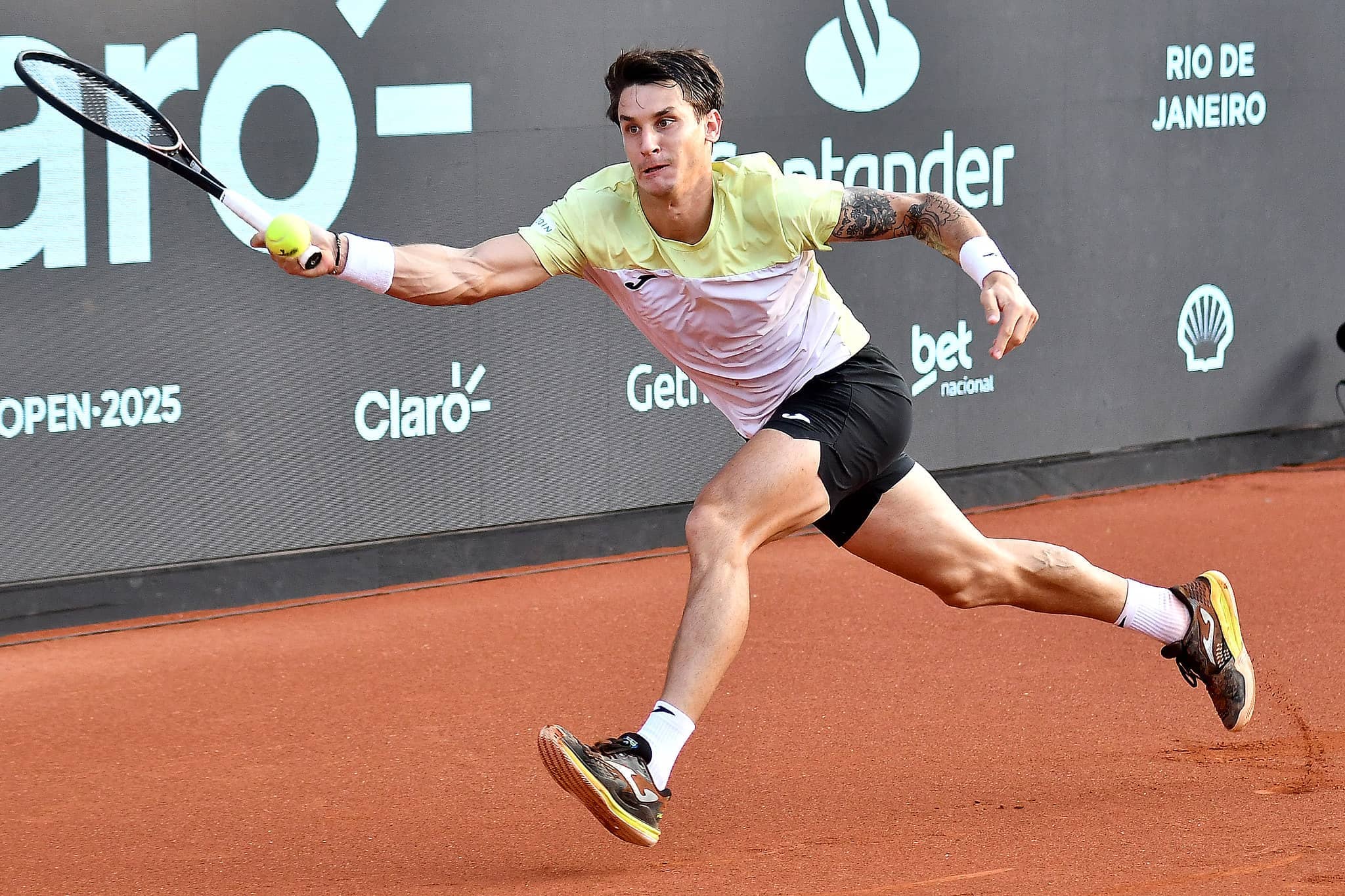Tokyo Take-Off! Shapovalov Serves Past Johnson