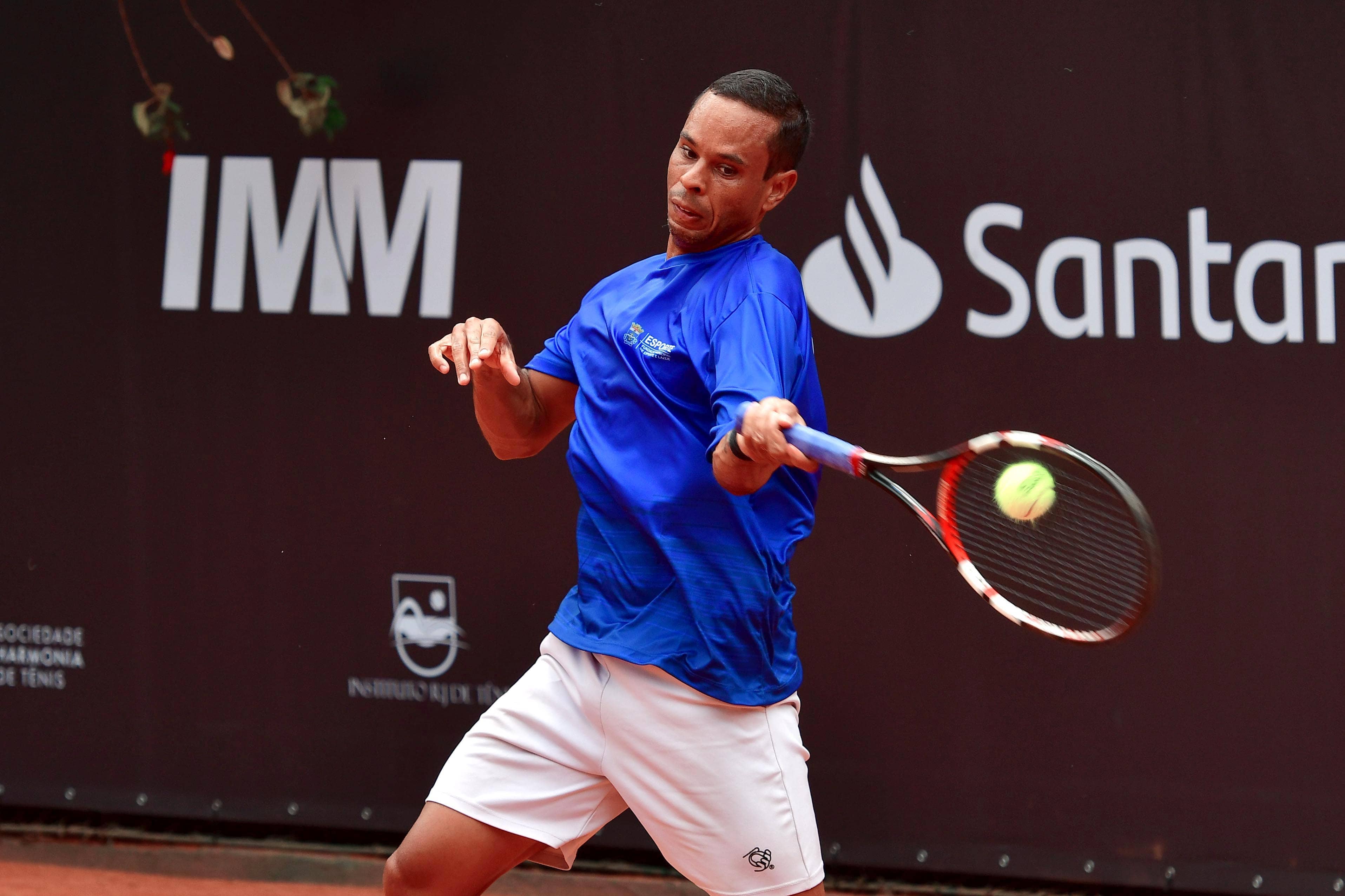 Tokyo Take-Off! Shapovalov Serves Past Johnson