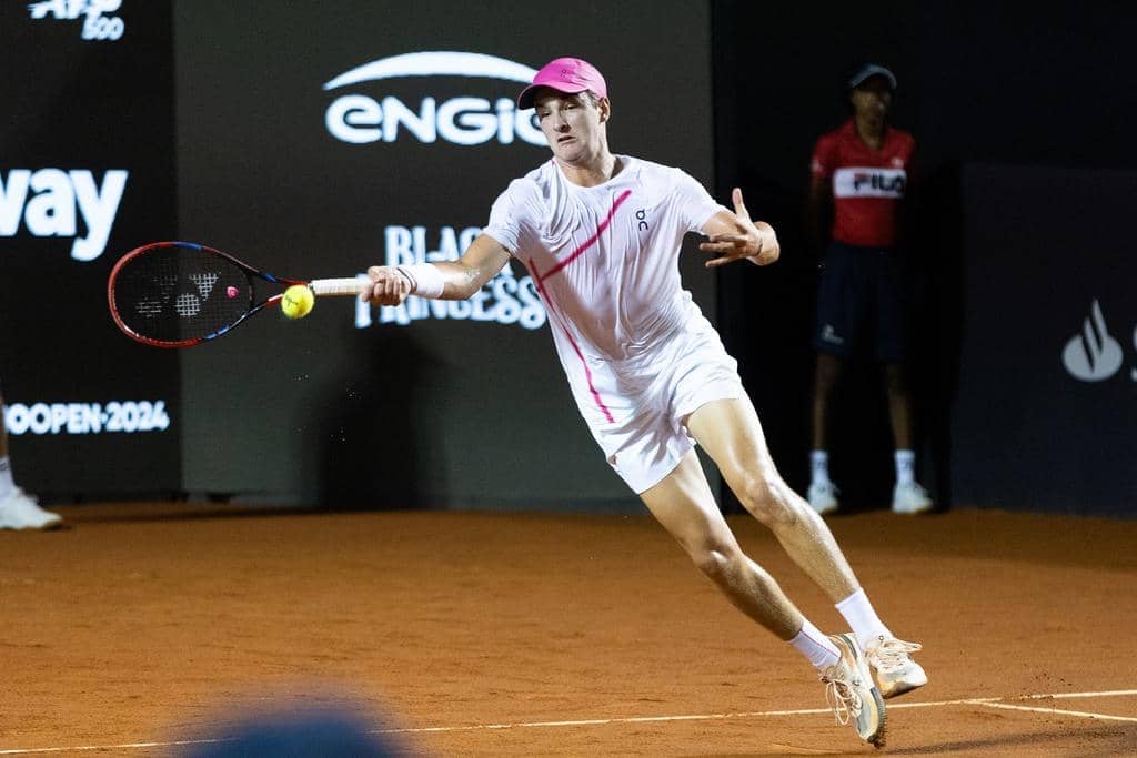 Tokyo Take-Off! Shapovalov Serves Past Johnson