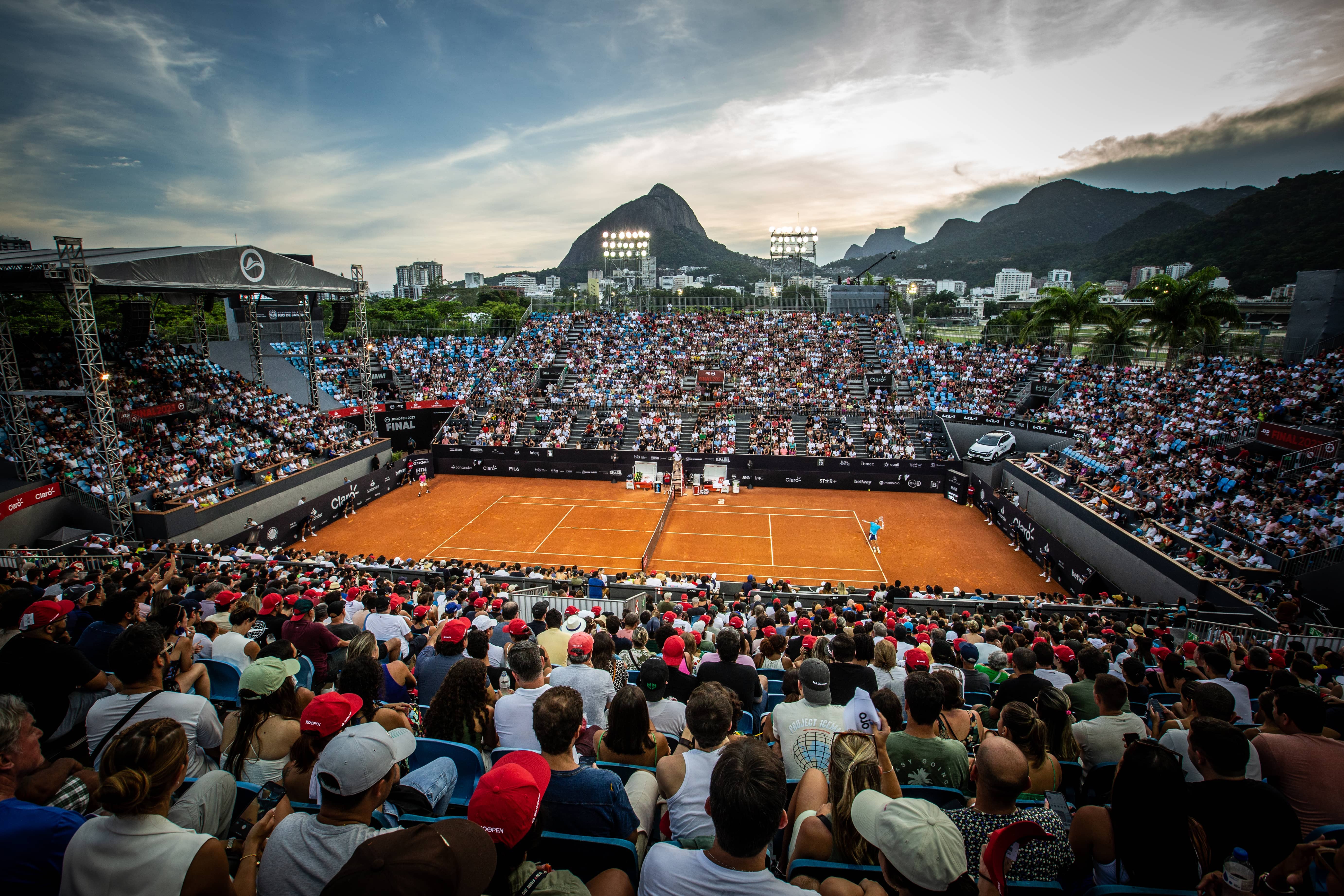 Tokyo Take-Off! Shapovalov Serves Past Johnson