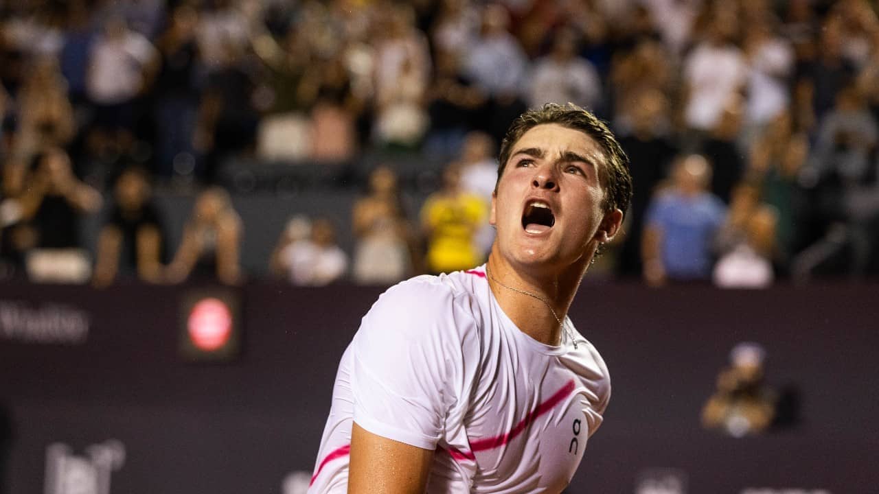 Tokyo Take-Off! Shapovalov Serves Past Johnson