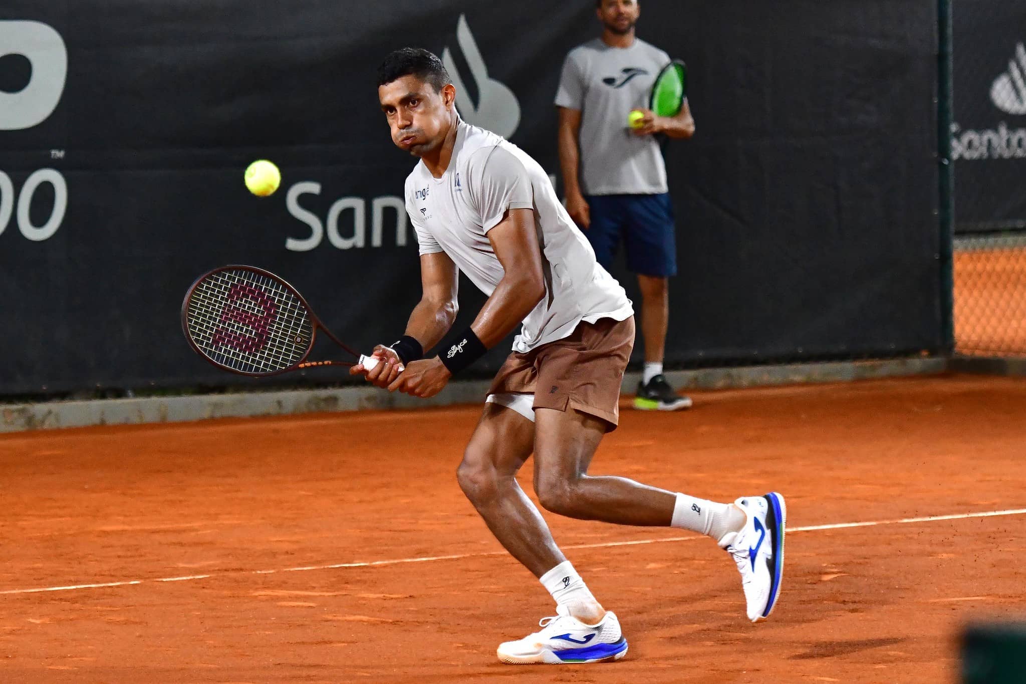 Tokyo Take-Off! Shapovalov Serves Past Johnson